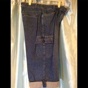 Stretch Jean Capri’s, Gently used, lots of pockets